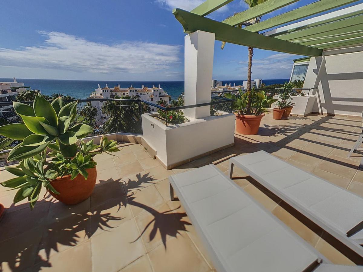 Frontline Beach Penthouse In Mi Capricho Sitio de Calahonda Eksteriør billede