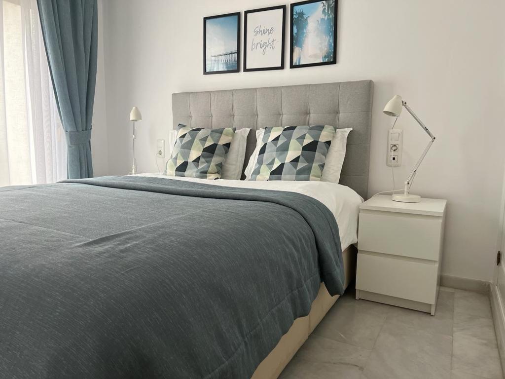 Frontline Beach Penthouse In Mi Capricho Sitio de Calahonda Eksteriør billede